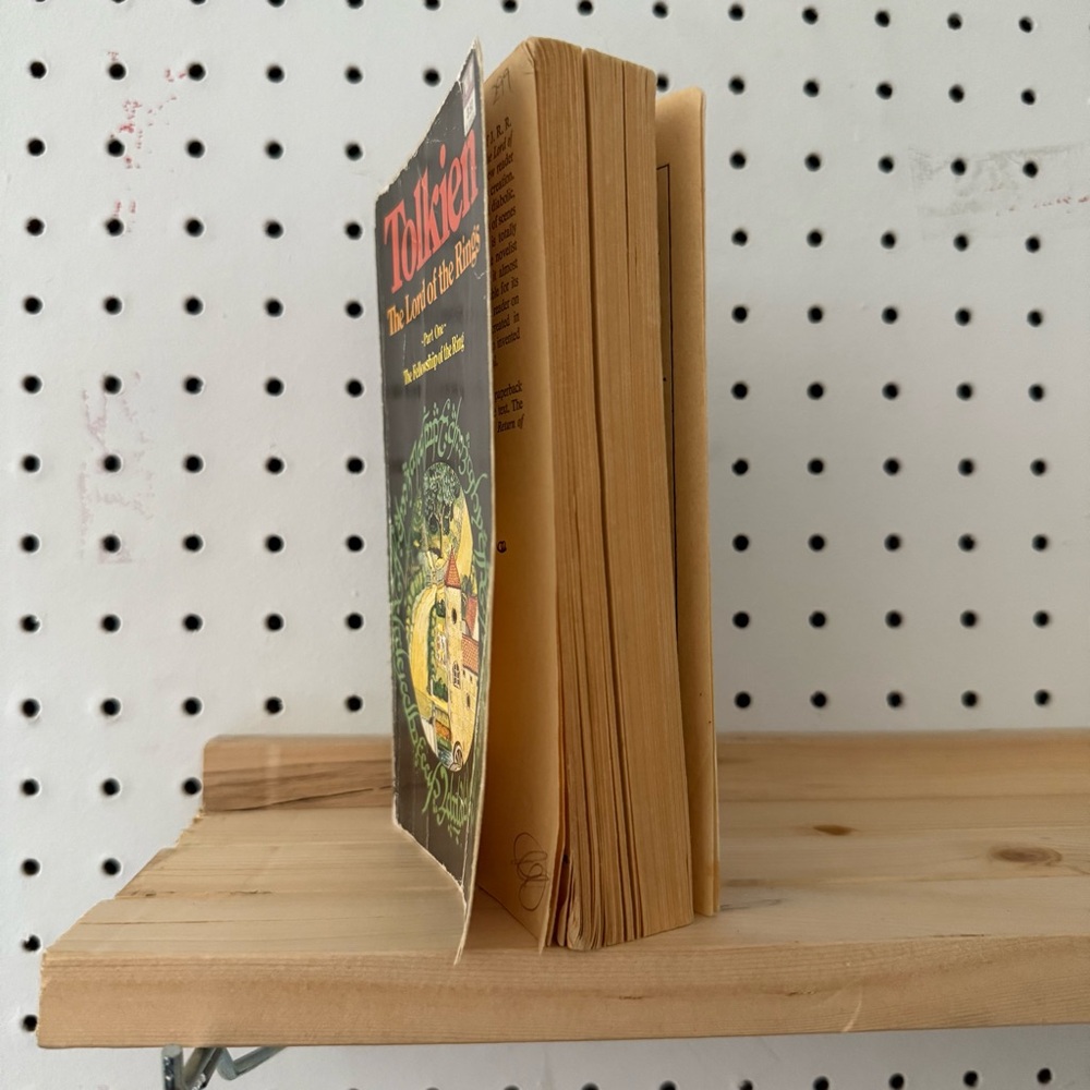 The Lord of the Rings Book‎ - Picture 2 of 3